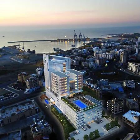 Radisson Blu Hotel, Otel