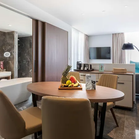 Radisson Blu Hotel, Otel Larnaca