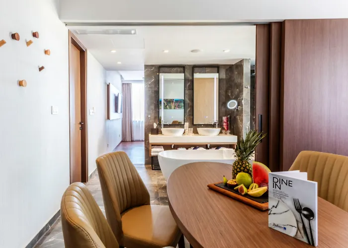 Radisson Blu Hotel, Ξενοδοχείο