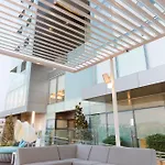 Radisson Blu Hotel, Hotel