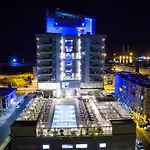 Radisson Blu Hotel, Hotel