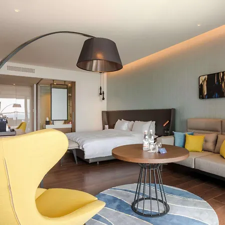 Radisson Blu Hotel, 5* ラルナカ