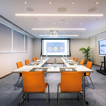 Radisson Blu Hotel, מלון 5*
