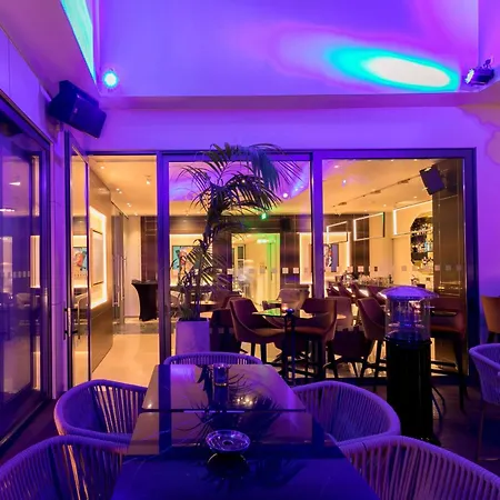 Szálloda Radisson Blu Hotel, 5*