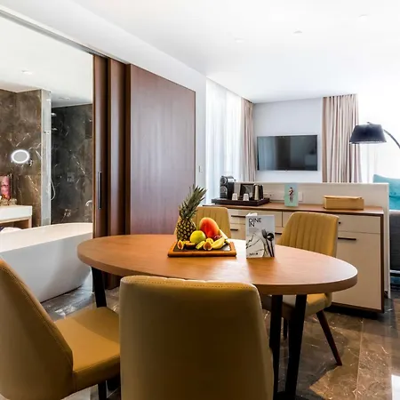 Radisson Blu Hotel, Hotell Larnaca