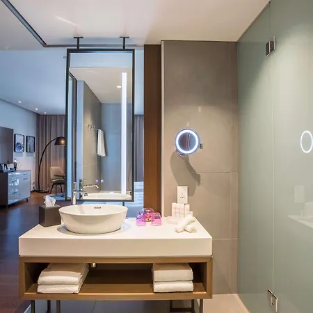 Radisson Blu Hotel, 5* Lárnaka