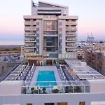 Radisson Blu Hotel, ホテル