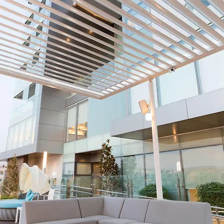 Radisson Blu Hotel, ホテル