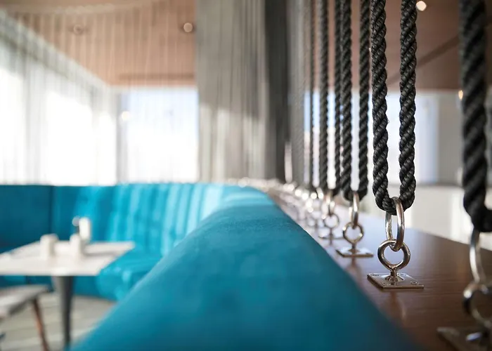 Radisson Blu Hotel, 5* 라르나카